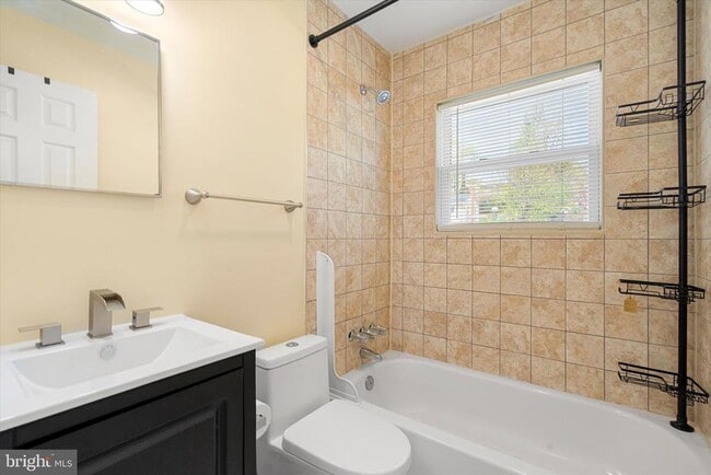 Building Photo - 1411 Harrison St