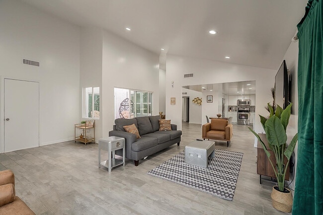 Building Photo - 2534 N 87th Way