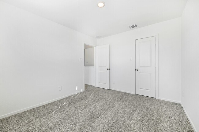 Building Photo - 3930 El Vaquero Ct