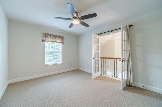 Building Photo - 2557 Staunton Dr