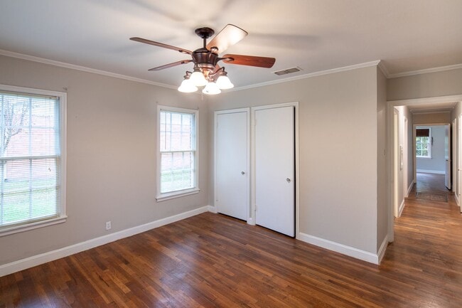 Building Photo - 3 Bedroom Rental in Midtown Tyler!