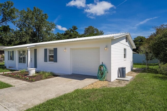 Building Photo - 1040 Dorado Dr