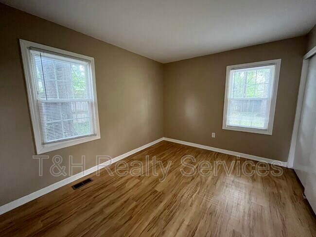 Building Photo - 2649 Ebbie Rd