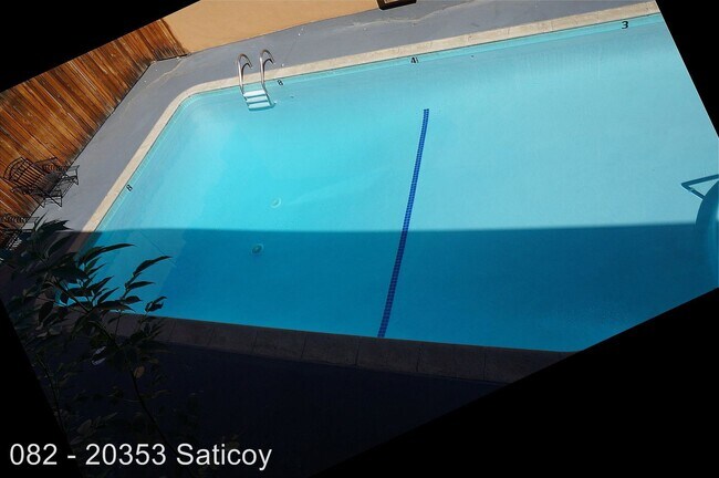 Building Photo - 20353 Saticoy St