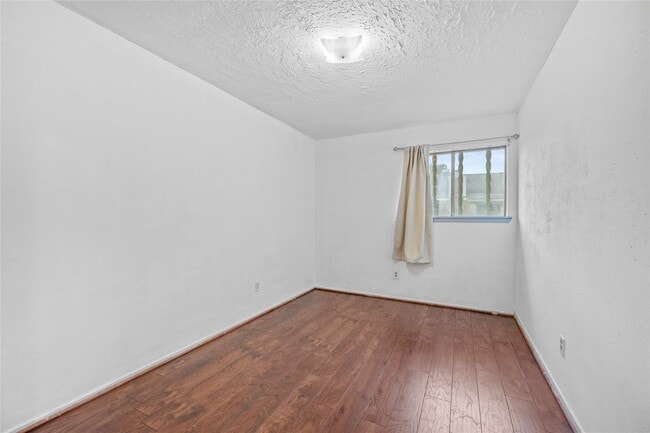 Building Photo - 6742 Westwick Dr