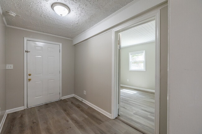 Building Photo - 2945 Belvedere Ln