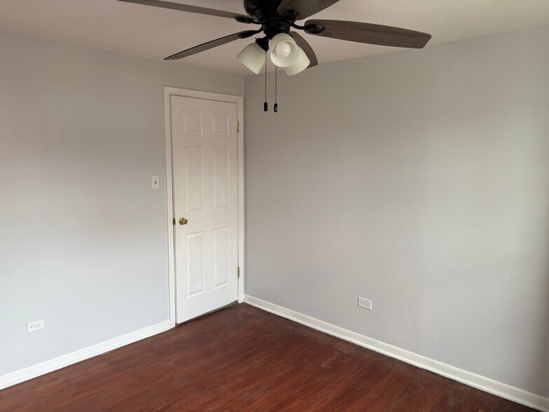 Building Photo - 322 W 116th St