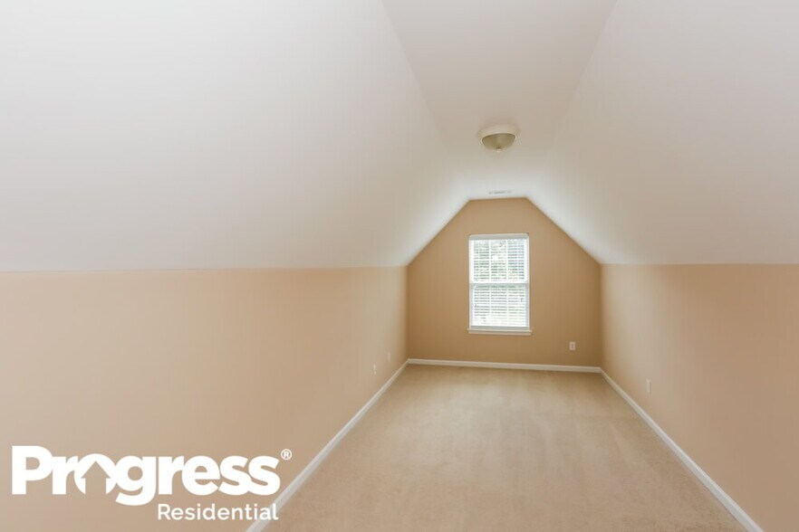 Building Photo - 3009 Streamlet Way