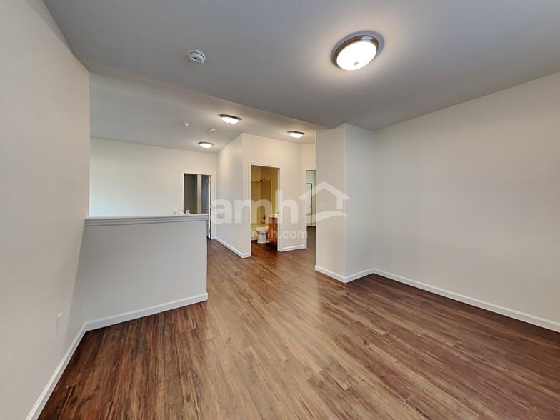Building Photo - 2095 Pinyon Jay Dr