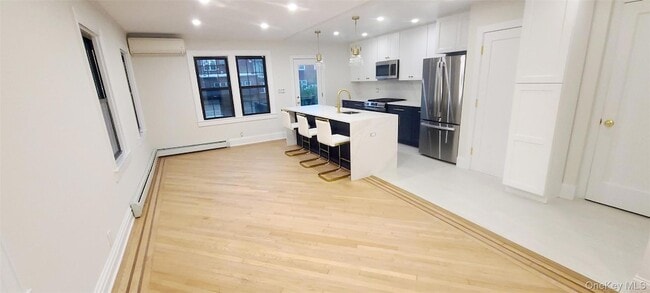 Building Photo - 88-37 62nd Dr