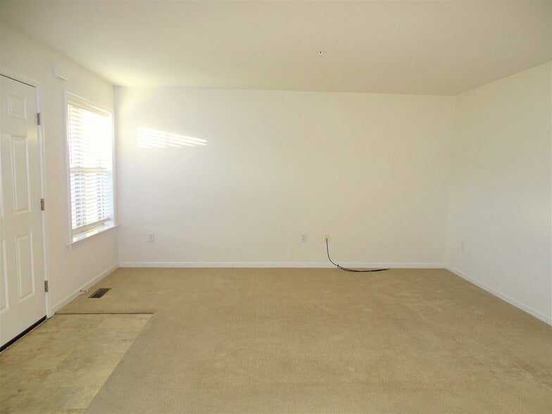 Building Photo - 346 Alexandria Ct