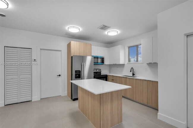 Building Photo - 6500 NW 21st Ave