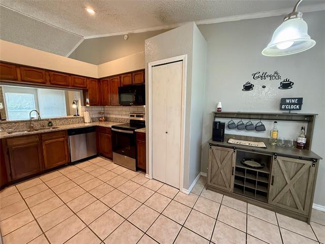 Building Photo - 1525 Lavendale Ln
