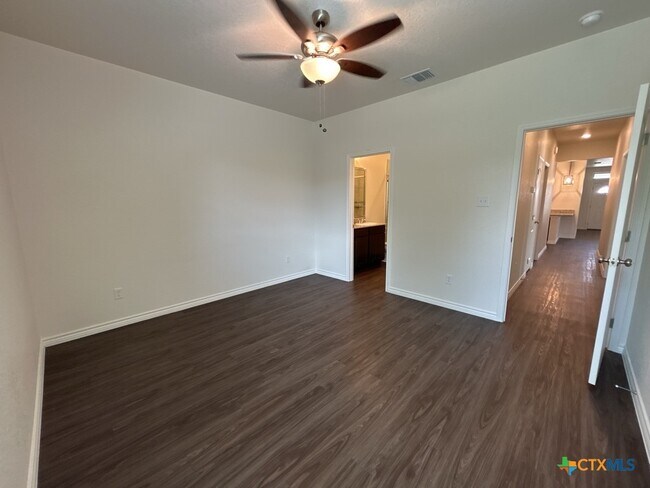 Building Photo - 5112 Rose Gdn Lp