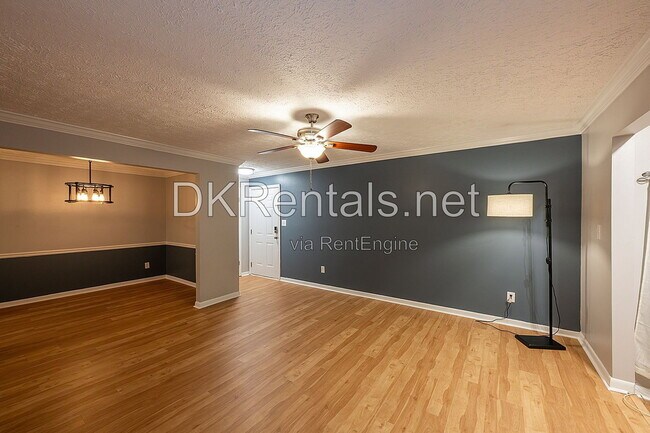 Building Photo - 5143 Roswell Rd NE