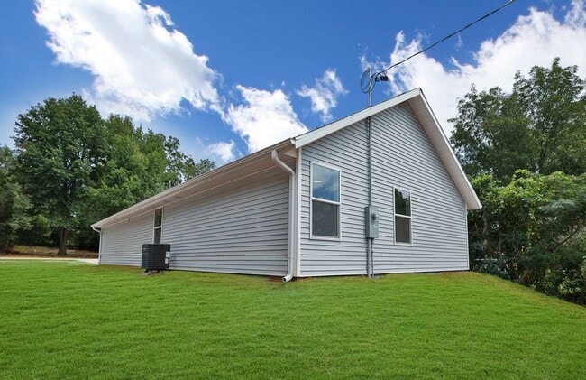 Building Photo - BRAND NEW 3 Bedroom | 2 Bathroom | 2 Car Garage HOME -- 1400 sqft, PETS WELCOME!