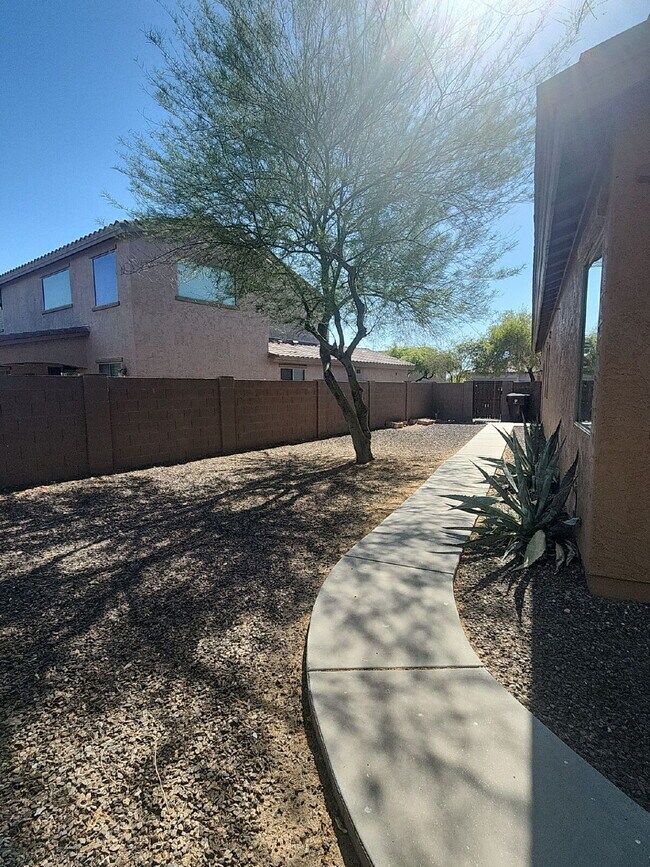 Building Photo - "Charming 3-Bed with 2 Full Baths and 2,162 Sq Ft of Comfort in Vistancia Village Peoria, AZ!"