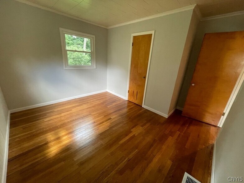 Bedroom 1, view 2 - 109 Lansdale Rd