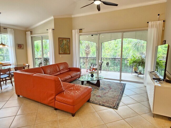 Building Photo - Annual Furnished or Unfurnished 3 Bedroom 2 Bathroom Second Floor Condo in Venetian Golf & River ...