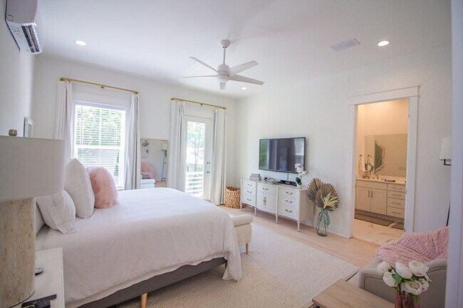 Building Photo - 141 Valdare Ln