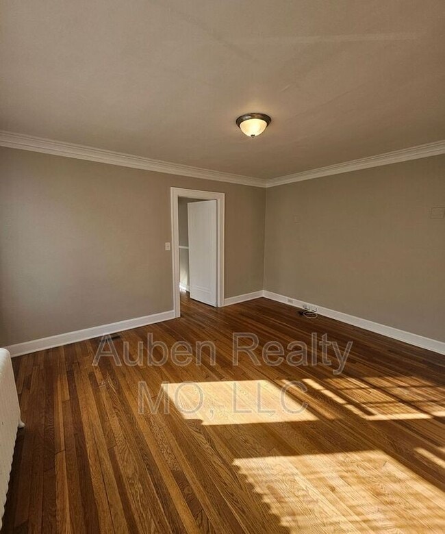 Building Photo - 5436 Harrison St