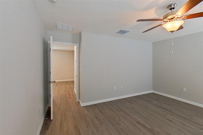 Building Photo - 8704 SW 44th Ct