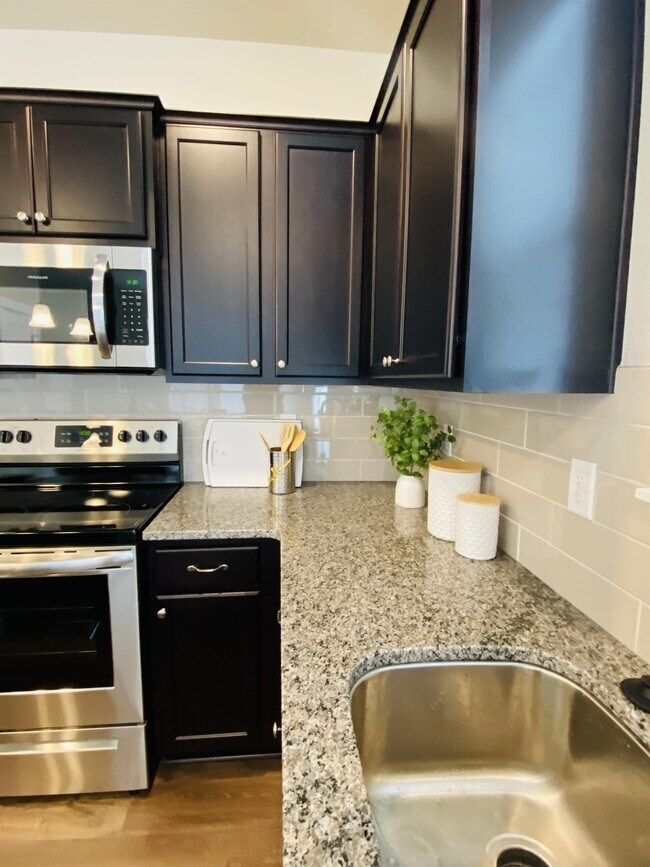 Building Photo - 5929 S Boddington Ln