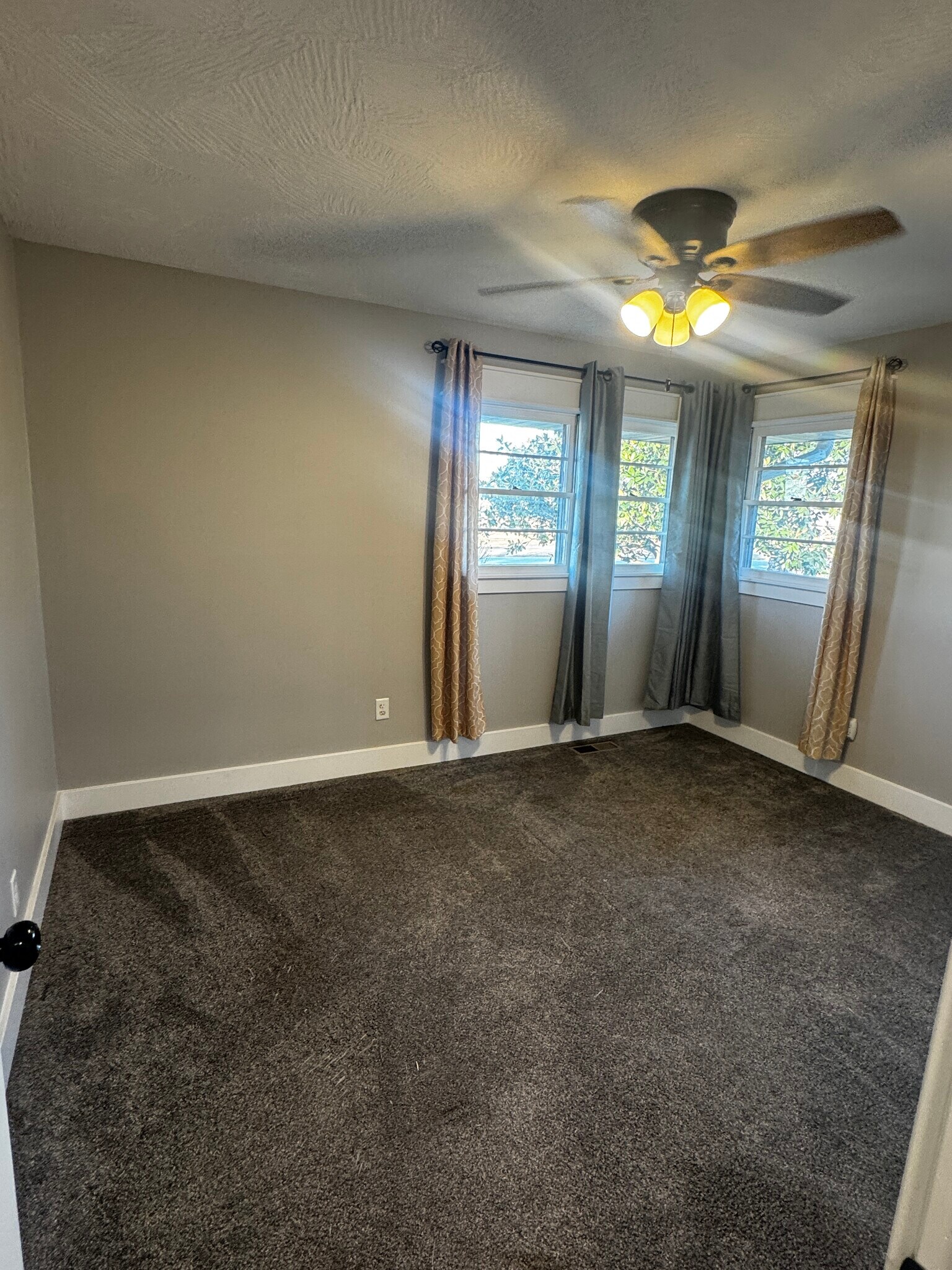 Bedroom 2 - 4018 W Weaver Rd