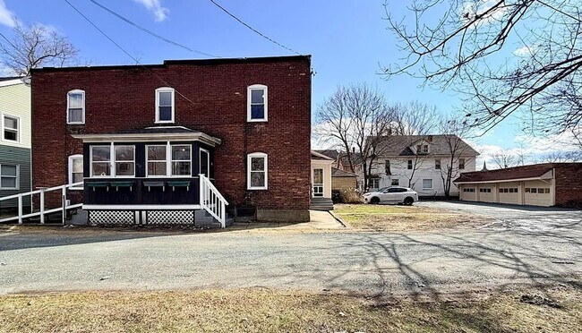 Building Photo - 5-6 Monteleone Place -6