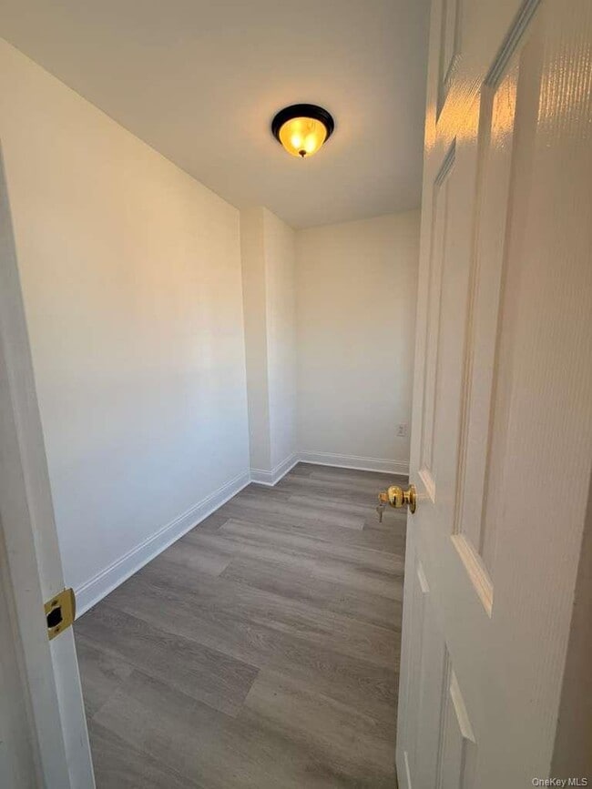 Building Photo - 120-54 194th St