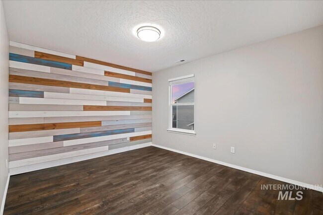 Building Photo - 4712 S Glenmere Way