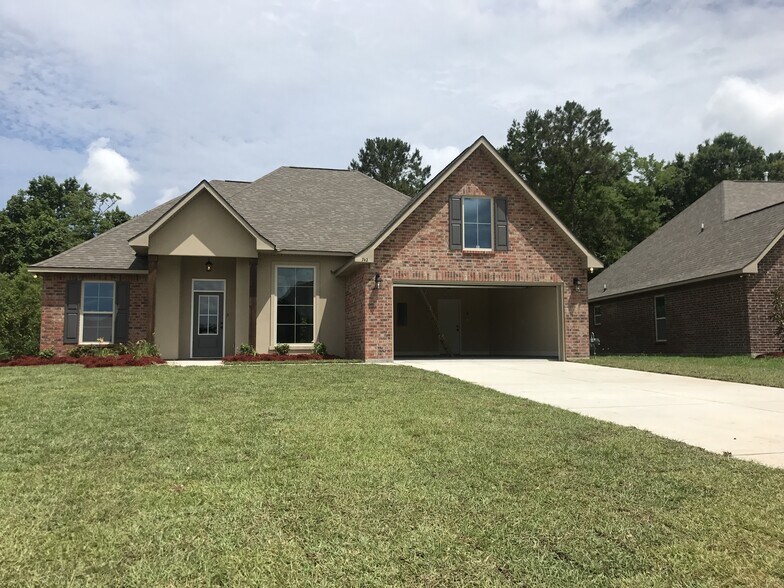 Pine Island Subdivision - 742 Red Pine Dr