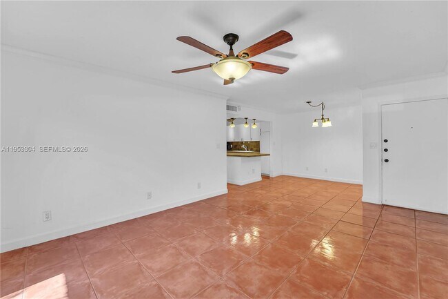 Building Photo - 13720 SW 90th Ave