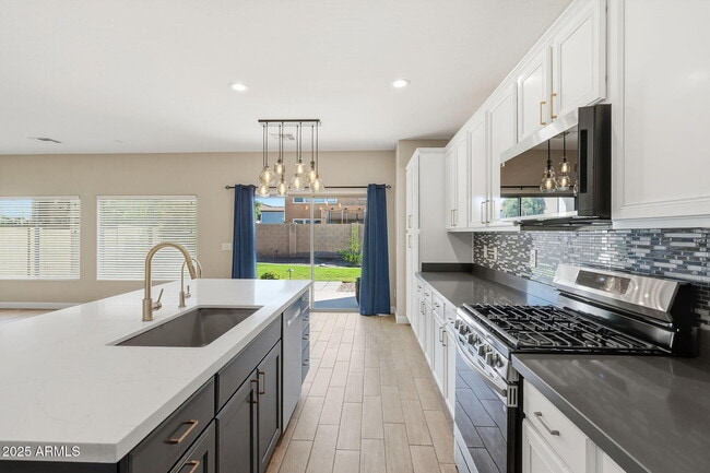 Building Photo - 10915 E Rafael Ave