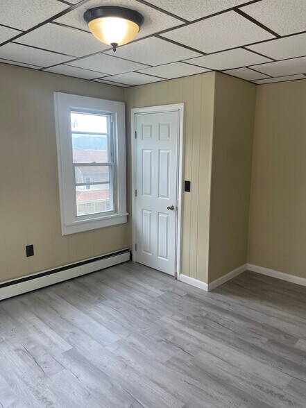 Building Photo - 207 Gorham Ave