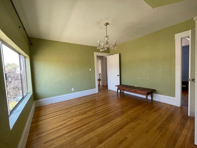 Front Bdrm 2 - 1230 Burnett St