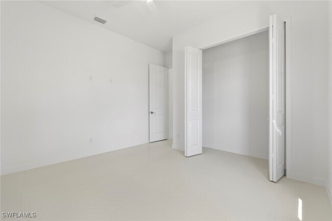 Building Photo - 2916 30th St SW