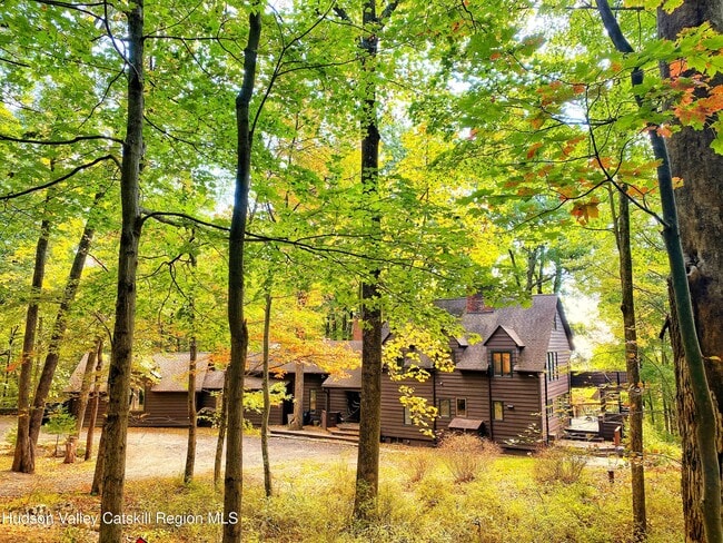 Building Photo - 26 Webster Rd