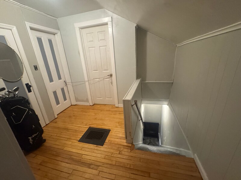 Building Photo - 35 Sherman Ave