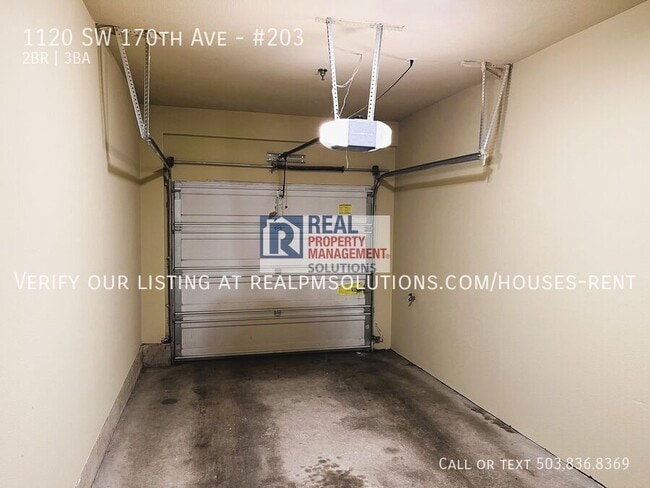 Building Photo - 1120 SW 170th Ave