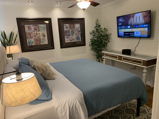 Building Photo - 794 Spring Lake Dr