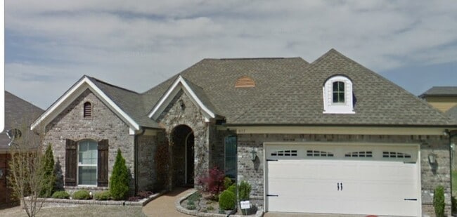 Building Photo - COMING SOON!Lovely home ready for your family! Bethel Park Subdivision