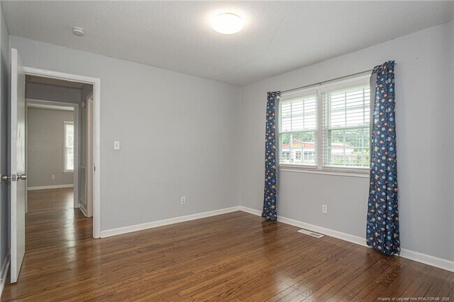 Building Photo - 401 Southwick Dr