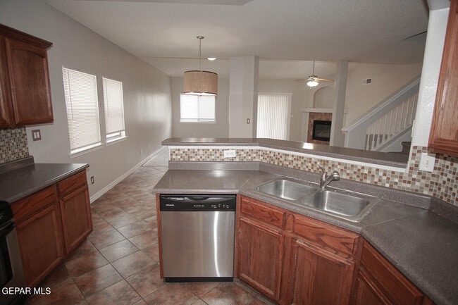 Building Photo - 1532 Century Plant Dr