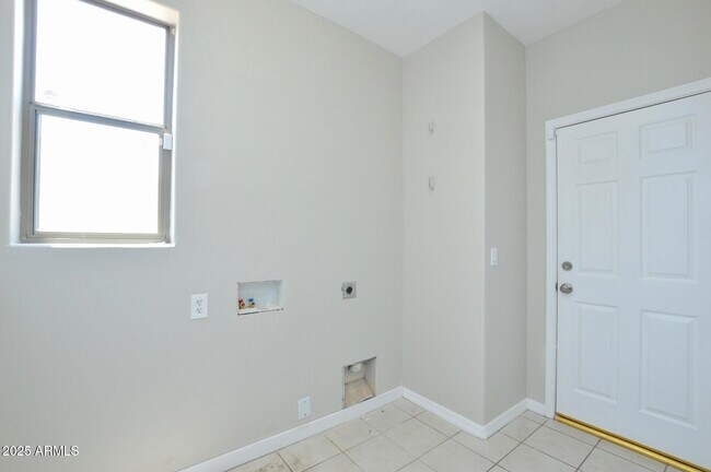 Building Photo - 14605 W Verde Ln