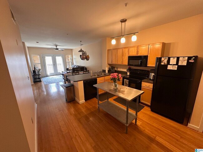 Building Photo - 2020 5th Ave S