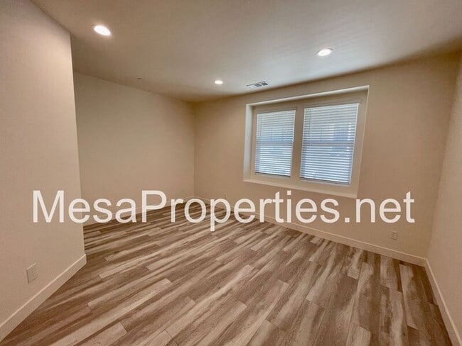 Building Photo - 12166 Chorus Dr