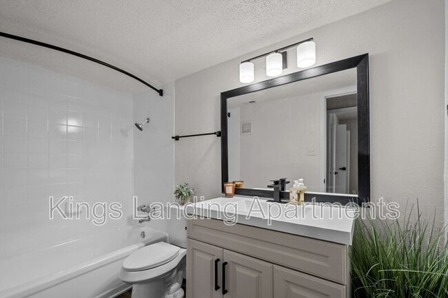 Building Photo - 306 Kings Way Dr