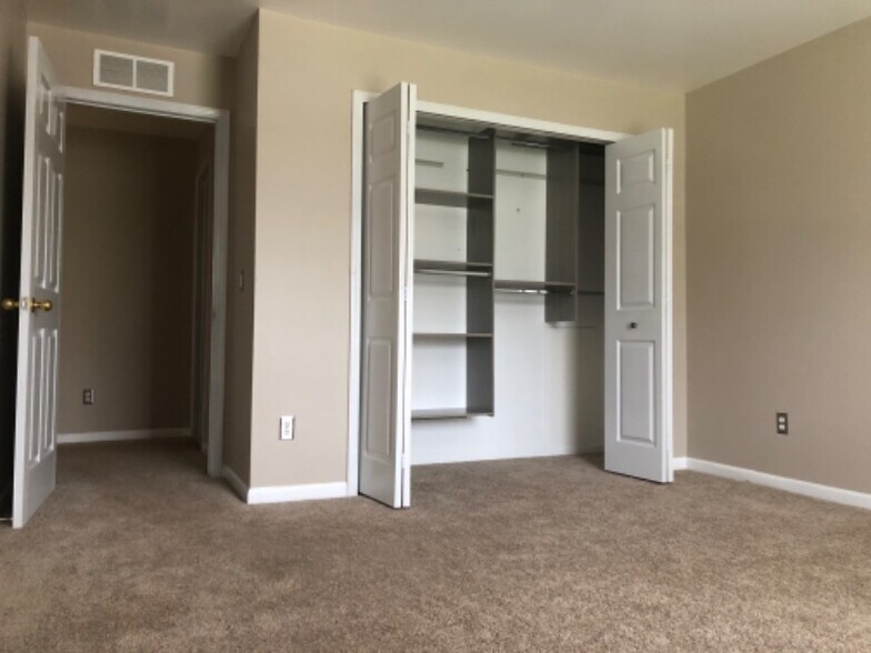 Building Photo - 26905 Carrington Pl