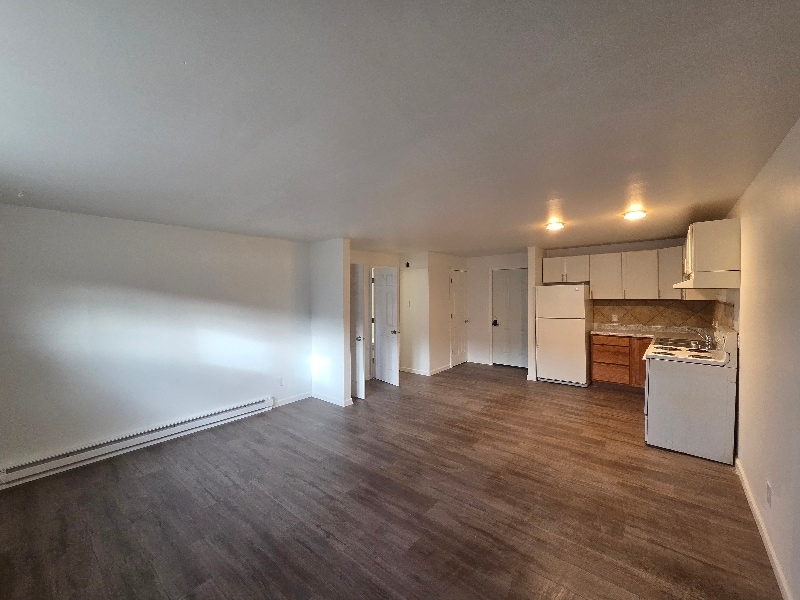 Building Photo - 1312 E Wilson Ave